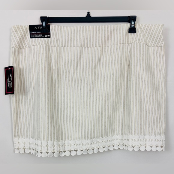 ATTYRE KATHERINE PULL ON SKORT HORIZONTAL KHAKI STRIPES WITH DOT DETAIL AT HEM - Picture 1 of 9